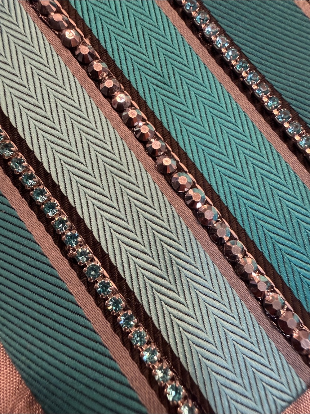 Turquoise Striped Women’s Statement Tie Necklace with Pearls & Decorative Brooch - Picture 5 of 6